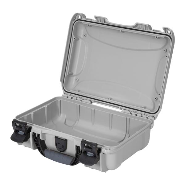 Model 909 Waterproof Case 12.6x9x4.4" Silver Latch Closure Sft Grp/Ergo Hndl